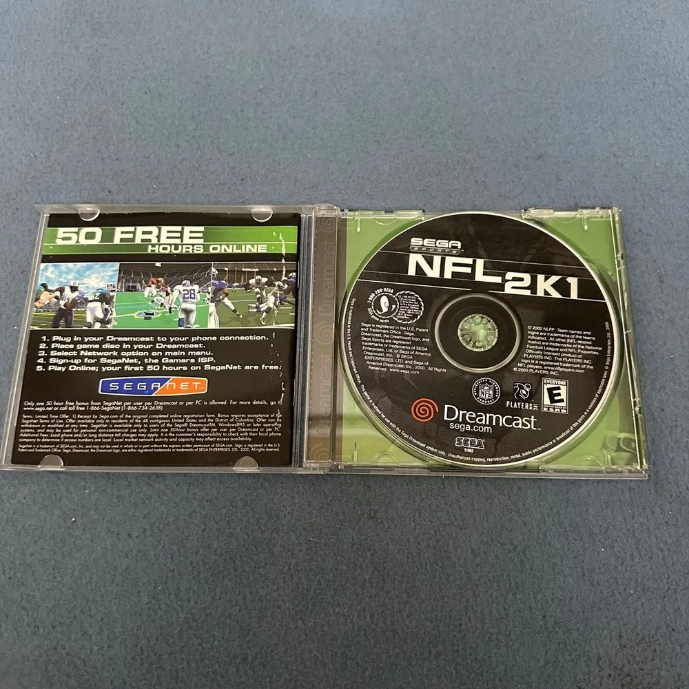 Sega Sports NFL 2K1 Sega Dreamcast 2000 Randy Moss CIB Complete Video Game